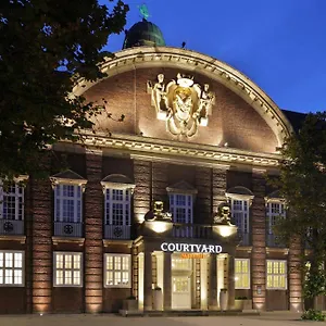 Courtyard By Marriott Бремен